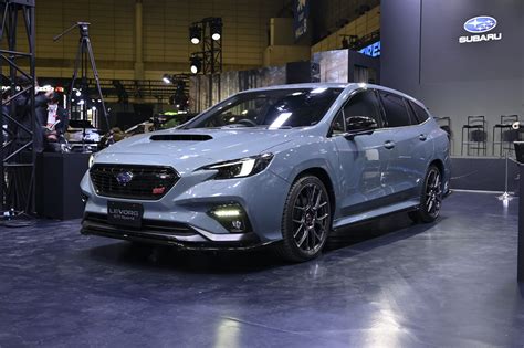 レヴォーグsti: 車と文化の交差点における革新と伝統